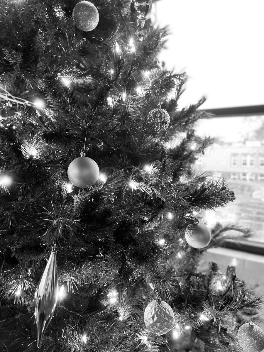 MicahMacDonald's tweet photo. Advent, week 4 #Love @emmausrdu https://t.co/8IiAuEcA4J