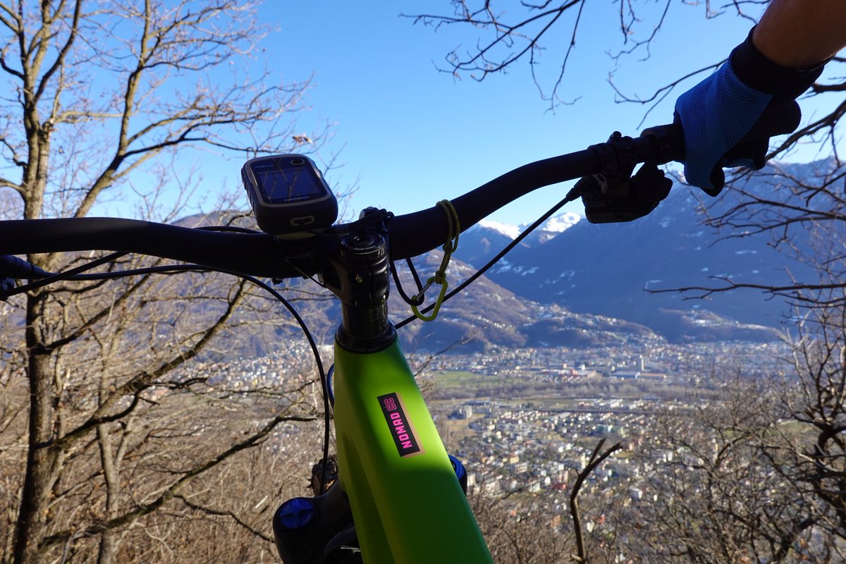 DanielcScherrer's tweet photo. Die erste #Biketour mit dem neuen #Nomad5 im #Ticino war super. Macht bereits jetzt schon Spass. Und ein neuer Trailabschnitt habe ich gleich auch noch entdeckt.. https://t.co/10cV5m7SDj