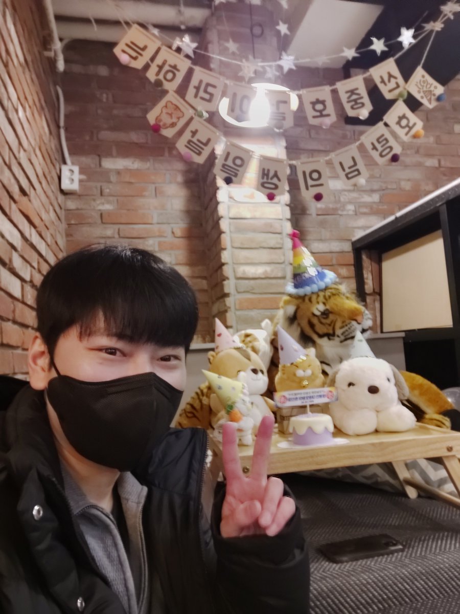 Vlam_laview's tweet photo. 그리구 진짜 마지막으로 기후나 너를 행복하게 해주고싶어서 준비한 이벤트에 오히려 내가 큰 행복을 얻었어 너는 정말 사랑이자 상남자야😇 덕질인생 연장이다 언제나 행복하길 바래💕나도 행복해질게🤍

Ps. 참.. 최고로 행복하되 가급적 혼자 지냈으면 좋겠다,, https://t.co/hvAqeyXTtr