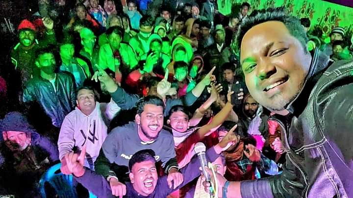 saifshuvo's tweet photo. It’s Show Time ❤️😍❤️ 
Thanks to every audiences ❤️ 
Love you all 🥰 https://t.co/eLYfoYv7T4