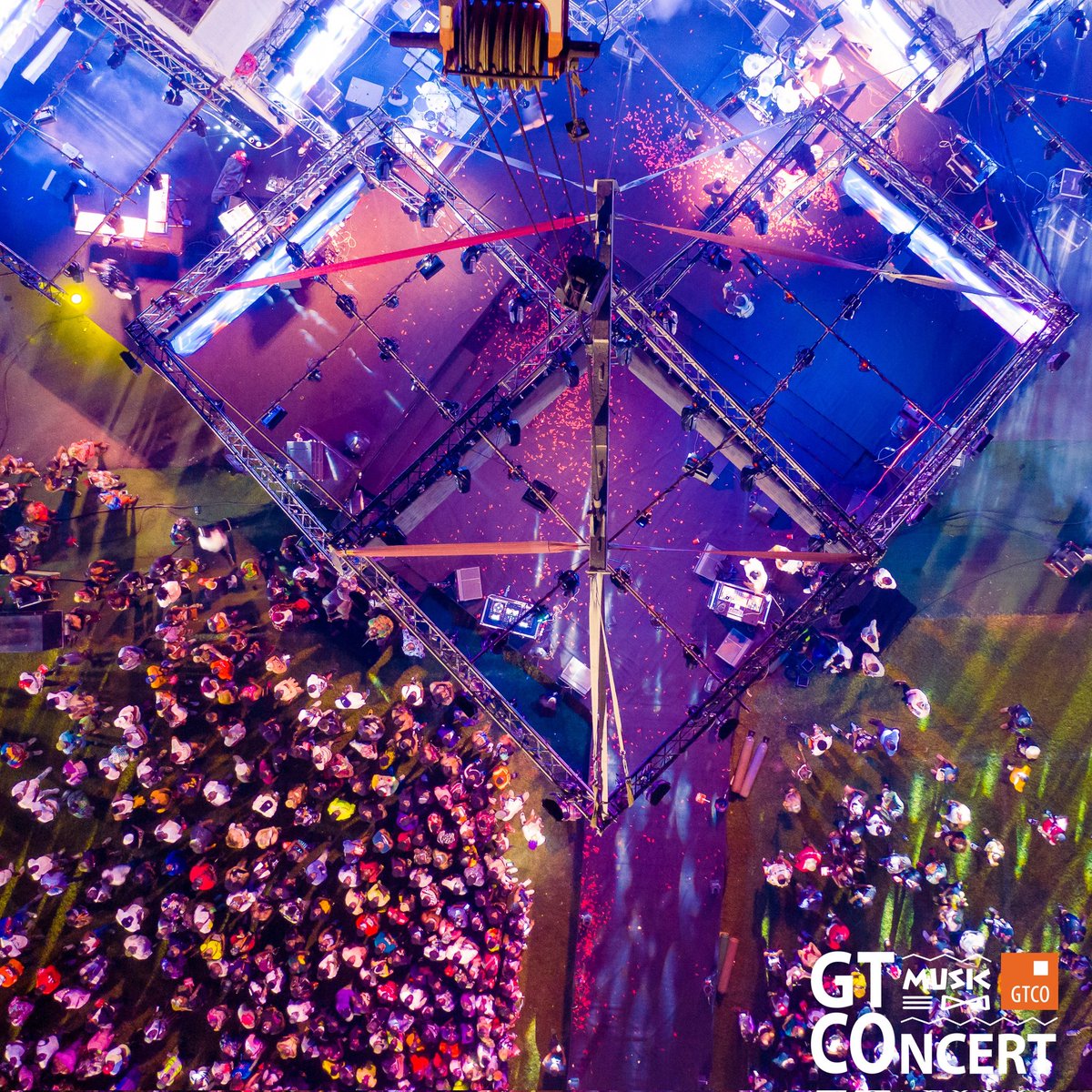 GTBankGhana's tweet photo. AERIAL/STAGE
Scenes from the very high octane #GTCOncert2021 concert.
#DecemberDonCharge
#DZMBA
#DecemberInGhana
#ProudlyAfrican https://t.co/mm2lRIF0Tj