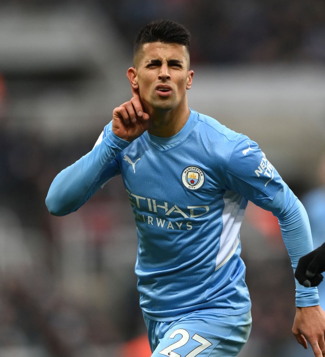 Priceless_MCI's tweet photo. Best fullback in the world https://t.co/h1sy5IxPXW