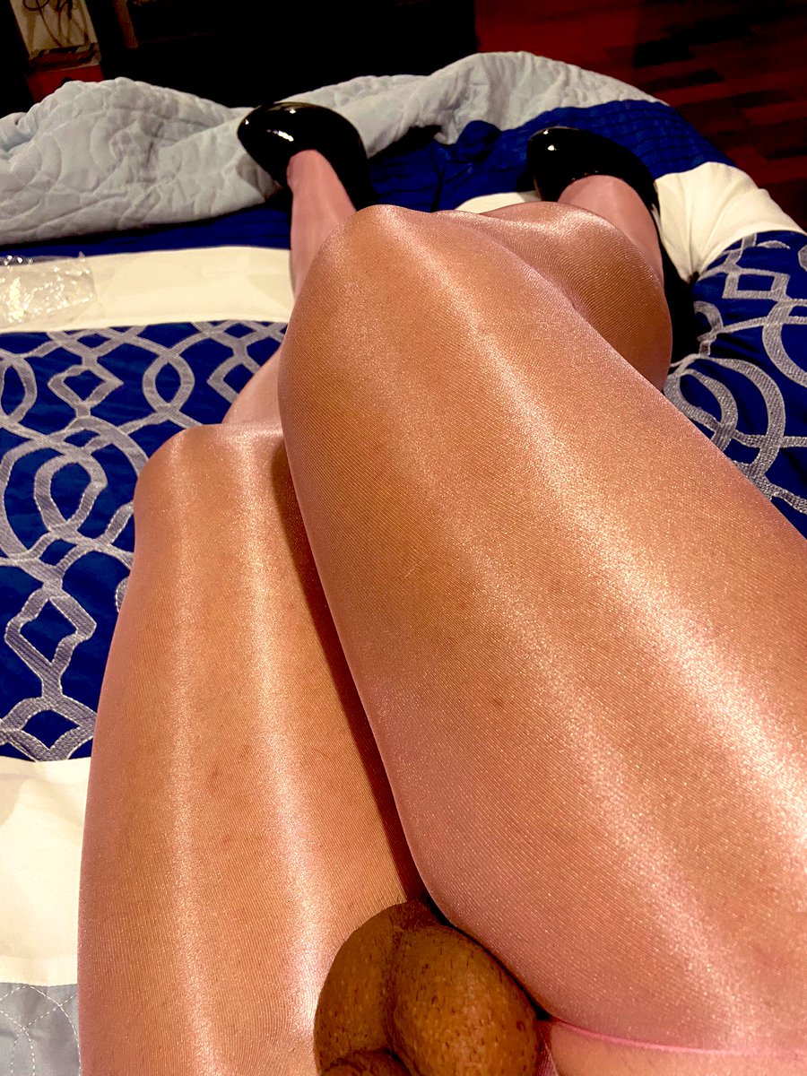 Estefani Sexy Legs tweet media