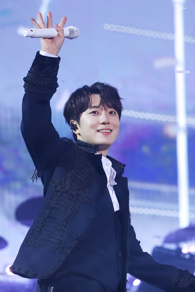 211219
더 로얄 서울
#고우림 #포레스텔라 #FORESTELLA 

B컷