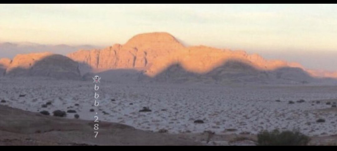 oozzrt's tweet photo. "لك أن تتخيل عمق فكرة سعد بن جدلان "
•
"نور وجهك على من شاف منـك القبـول
نور صبـحٍ  تبسـم فـي رهـاد الجبـال  "
•
"رهاد الجبال : قمم الجبال التي ليست على مستوى واحد" https://t.co/aLsgNx6Q04