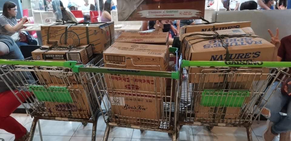 5stars28's tweet image. update‼️

donations will be transported to siargao early tomorrow. thank you so much sa mga nag send. makaling tulong na to for them 💛

#OdettePH #SiargaoNeedsHelp