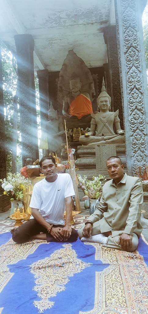 P97700816's tweet photo. ពីមុនអ្នកមើលមកខ្ញុំខុស ឥឡូវអ្នកនៅមើលខ្ញុំខុសដ៏ដែល សាធុៗ 🙏🙏🙏🙏 https://t.co/82c0LhRbos