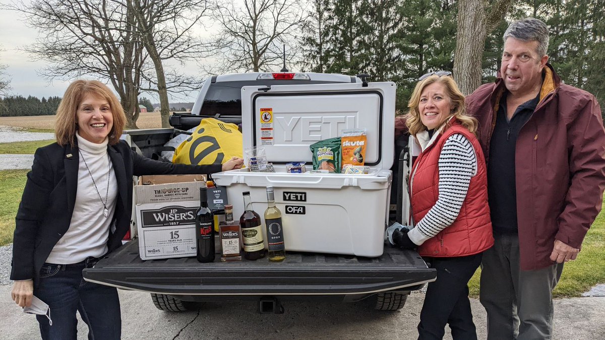 ROInstitute's tweet photo. Congratulations Deborah and Ron Downie! We hope you enjoy your new YETI cooler filled with Ontario food and beverages.  Thank you to all those who bought raffle tickets.  #LeadYourField #AALPClass18 https://t.co/sWFy54UY8W