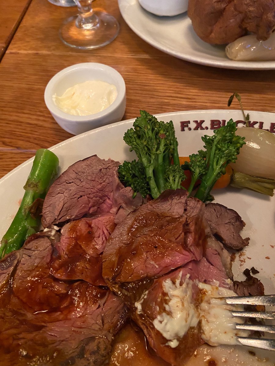 thomasoconnor__'s tweet photo. Great horse hummus sauce in FX Buckley’s! @KEITHEARLS87 (didn’t know name either!) https://t.co/nTwPkNygAh