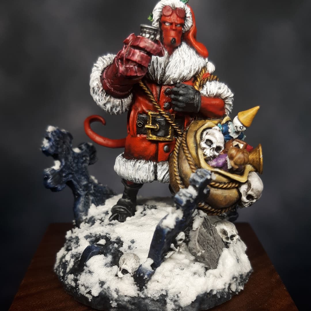 old_studios's tweet photo. Happy Holidays from Mantic Games' Holiday Hellboy! Just finished up my Holiday project. #manticgames #paintingminiatures #hellboyboardgame #Warmongers https://t.co/Bwt4jSBPgX