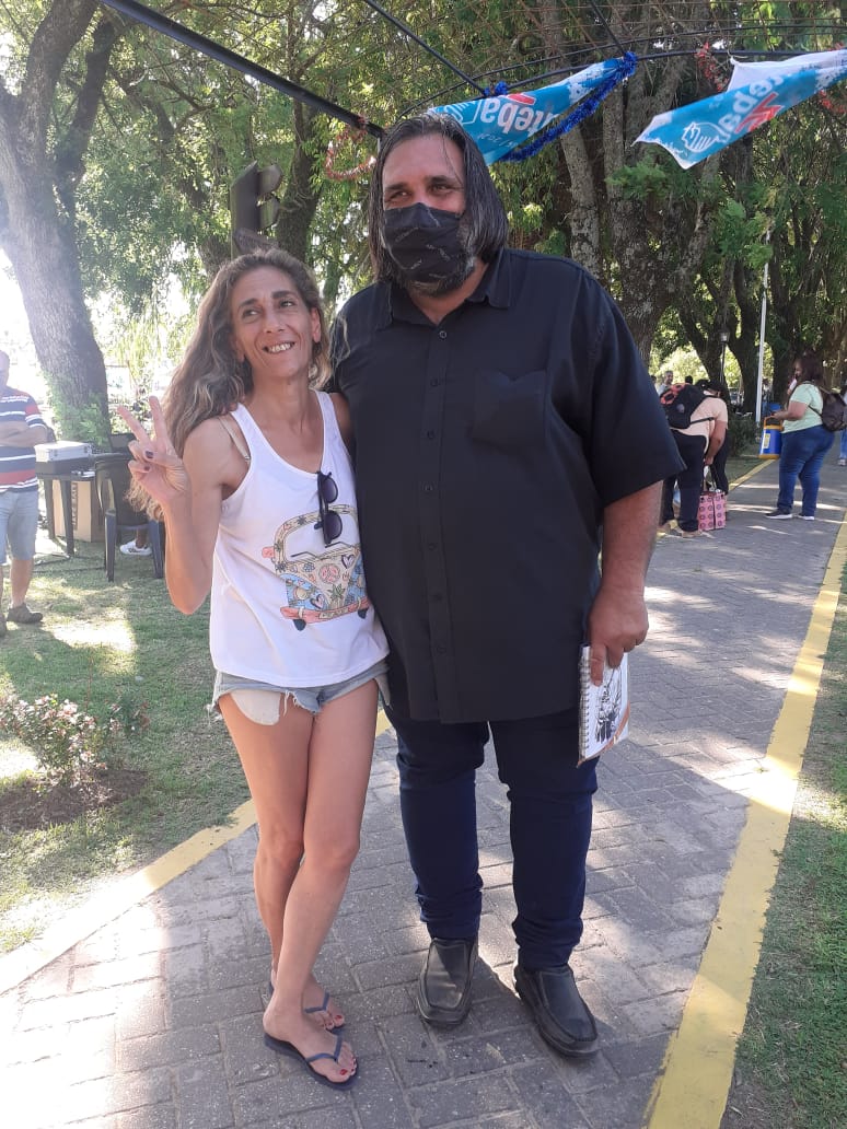 Lilianarossi101's tweet photo. 📢 VOLVIMOS AL RECREO DEL TIGRE !!! INAUGURACIÓN DE LA TEMPORADA 2022. 🌈🌞🌿☘️
El sábado 18/12/21 desde el #SUTEBALanus salió un micro completo con compañerxs del distrito rumbo al Recreo del Tigre.
@RobiBaradel
@SUTEBAProvincia https://t.co/UoqAcQ3vy8