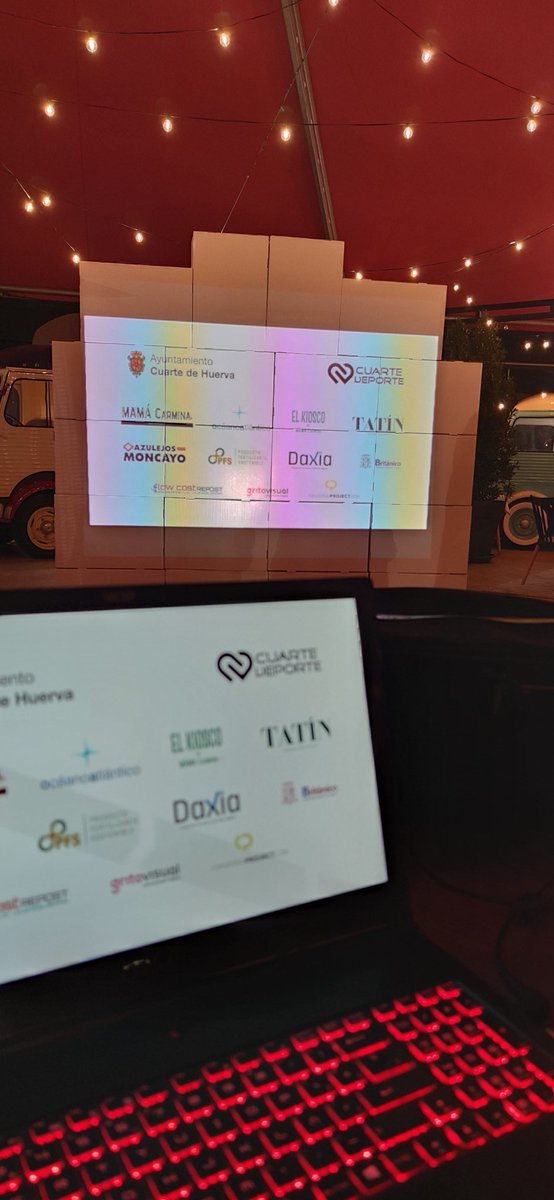 conversaproject's tweet photo. Proyección sobre cajas de cartón estampadas o blancas. Ideal para Stands, Ferias, Escenarios, Congresos...#artboxes https://t.co/yOwhfQh6dC