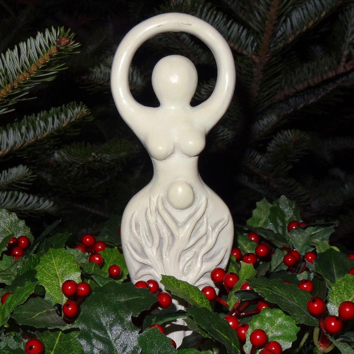 CircleSanctuary's tweet photo. #Yuletide #Goddesses - tonight, Sun, Dec 19 at 6 pm CST on #NatureMystic with #SelenaFox. 
https://t.co/4Uxqc5YQN3 

#Pagan #Wiccan #Witch #Yule #GoddessSpirituality #WinterSolstice #Goddess #Solstice #Christmas #NewYears #MothersNight #WitchyWays #Witchy #WitchLife https://t.co/7zFgt3HbWc