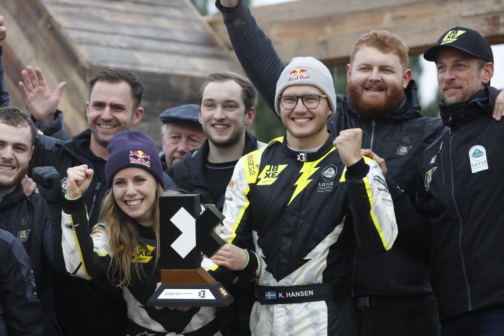 kevinhansen71's tweet photo. 🥈🥈🥈P2 in the last final of the @ExtremeELive season 🔥🔥we finish the championship on third place and got a podium in FOUR out of FIVE races 💪💪💪 can’t wait for 2022 🍾🎉🥳 https://t.co/Ng0WKcjJi2