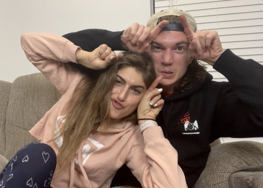 EsportsCloset's tweet image. 500 likes and we start our YouTube channel 😏

Thoughts?