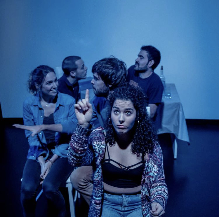 somnovaveu's tweet photo. FER TEATRE ÉS LA MEVA FEINA 🎭

💥Els equipaments públics i el suport a la creació💥

🧐Has estudiat interpretació i t’acabes de graduar. Tens moltes ganes d’engegar projectes. Formes una companyia amb els teus amics. I ara què? https://t.co/fVWeqNlOwb