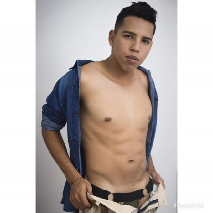 hey...^-^ https://t.co/b00z7uy29I<a href="/tag/ibaguegay"class="tags"><span>#ibaguegay</span></a>