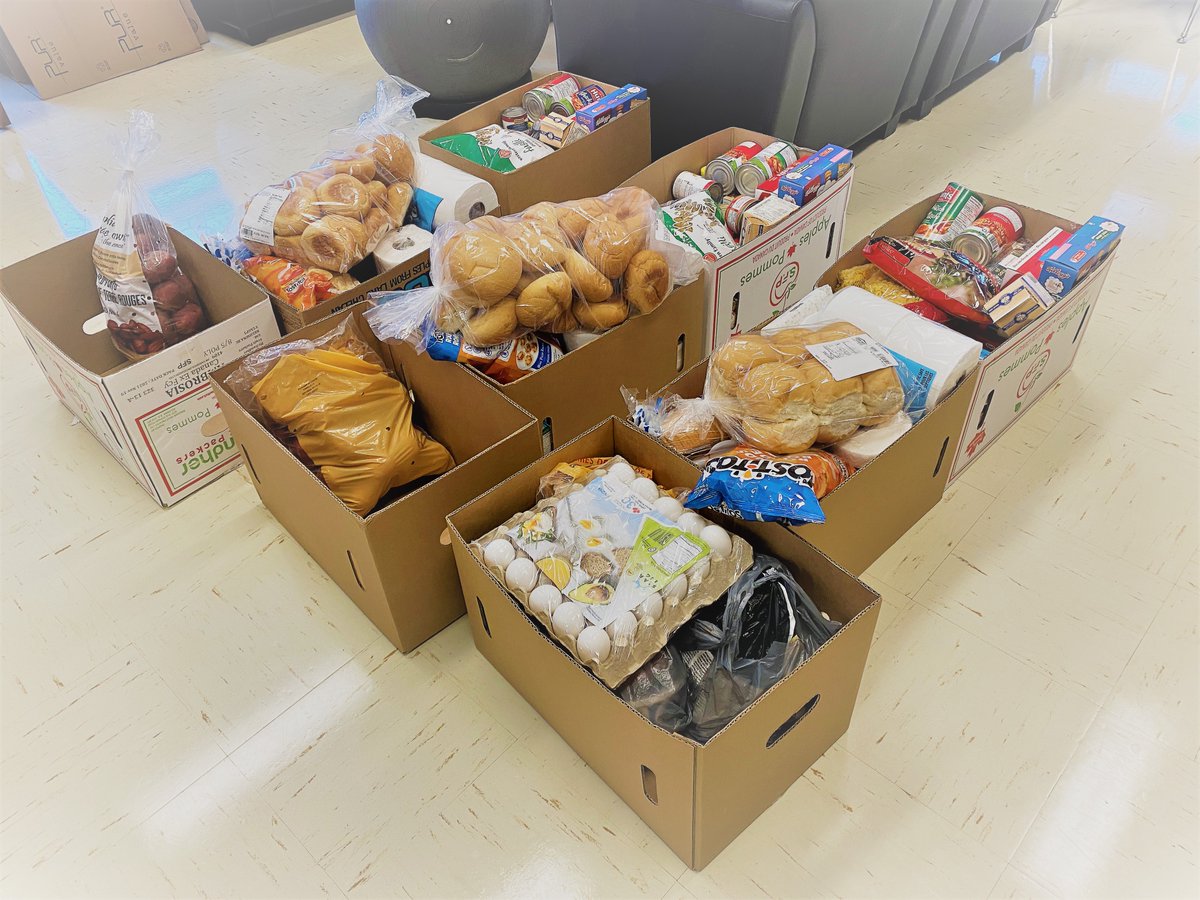 Happy Holidays to you all! 

Here at Hanna three lucky families were picked from a raffle to receive some very generous holiday hampers! Thank you so much to the generous contributions from our staff, as well as some donations from CO-OP and Superstore!