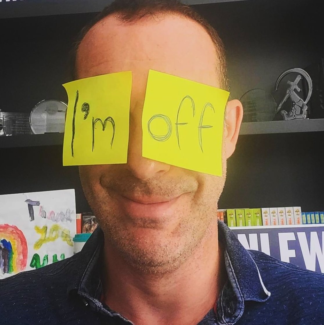 Thats it! Im off work &amp; social for headspace &amp; family time til its 2022. Thanks for ur support this year

To all celebrating, I wish u a joyous &amp; contented Christmas

For those who find this time tough, grief-filled or lonely, may ur passage be easy with more smiles than expected