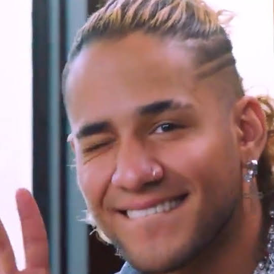 richsspace's tweet photo. hola!! esta cuenta es dedicada a rich y a las personas de su lane, de todo corazón esperamos que se sientan cómodos en ella, subiremos fotos, vídeos, gifs, dinámicas, dedicatorias, etc. Den rt asi podemos llegar a más personas y rich sepa lo mucho que lo amamos🤍 https://t.co/pXfRyQU7Vg