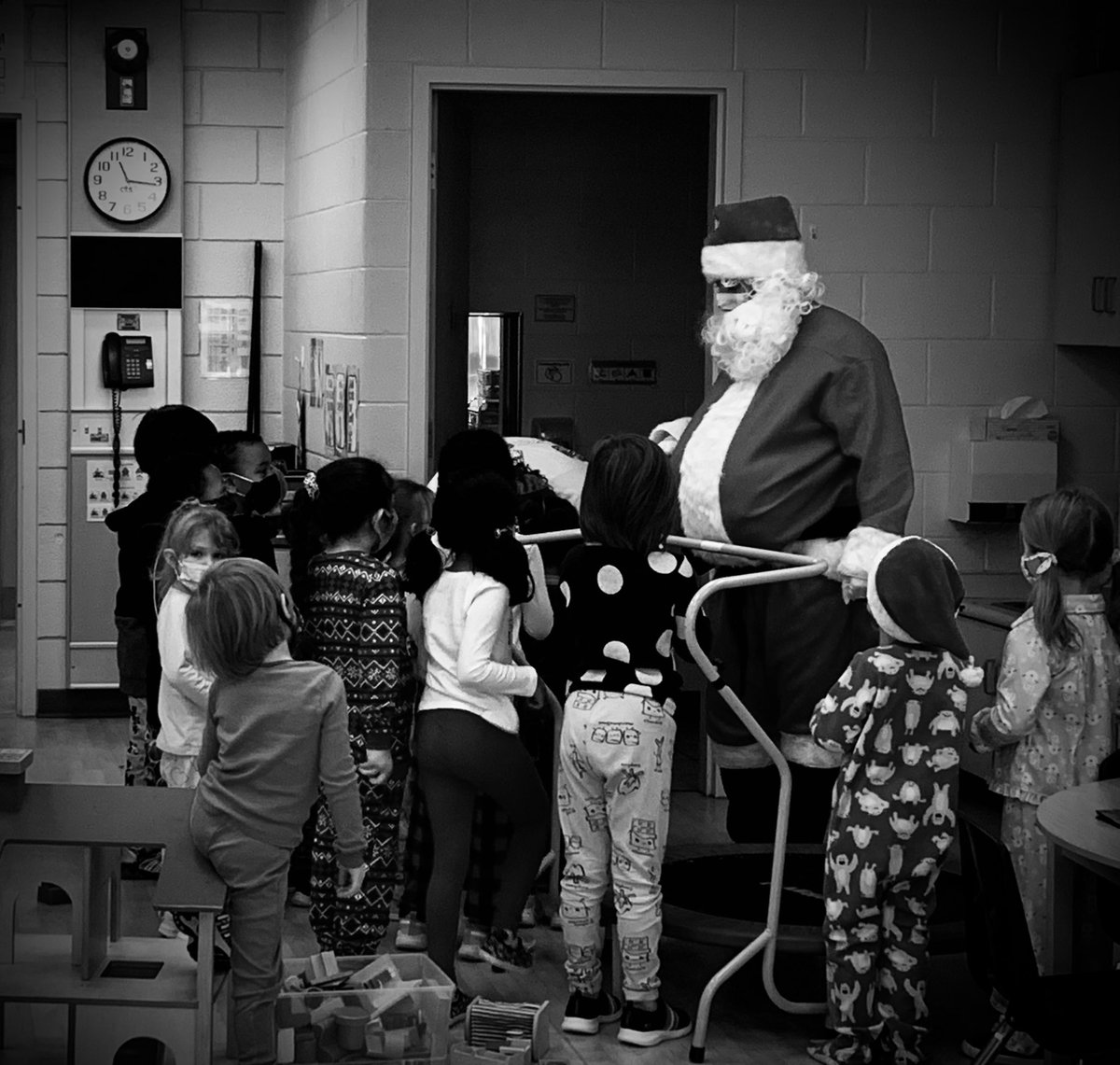 Kindies2021's tweet photo. We had a special visitor today! #hohoho 🎅 https://t.co/44cyWHXC3x