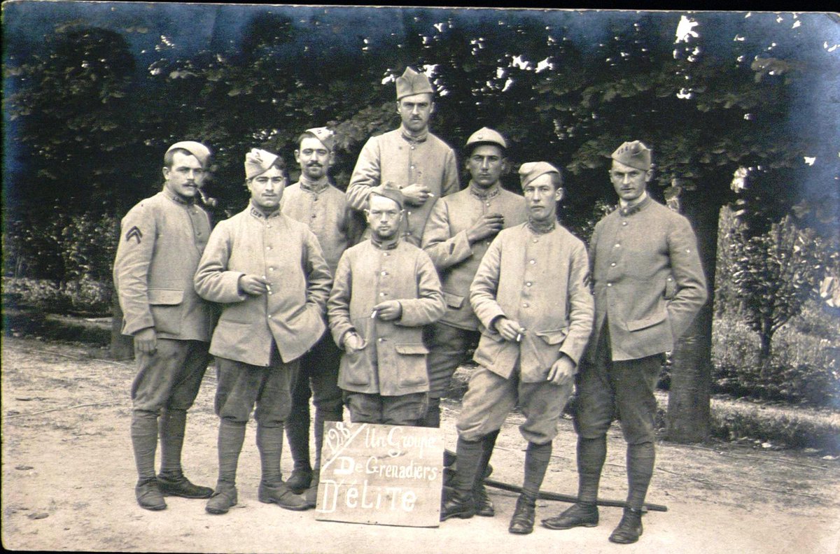 Le_Chtimiste's tweet photo. Un groupe de grenadiers d'élite du 128e régiment d'infanterie - Merci à robert - https://t.co/KpJrRbKAxd #128eRI https://t.co/aJjjLGIdA1