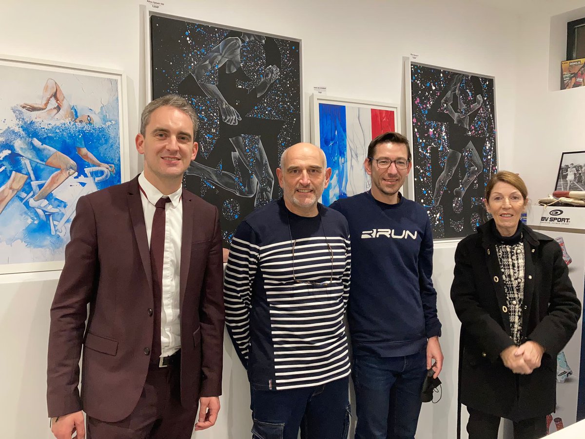 LaurentBrosse's tweet photo. Belle exposition de Vincent Dogna au magasin RRunning de mon ami @fredsuquet. De superbes œuvres alliant art et sport. #Conflans https://t.co/1gDQJjsaPo
