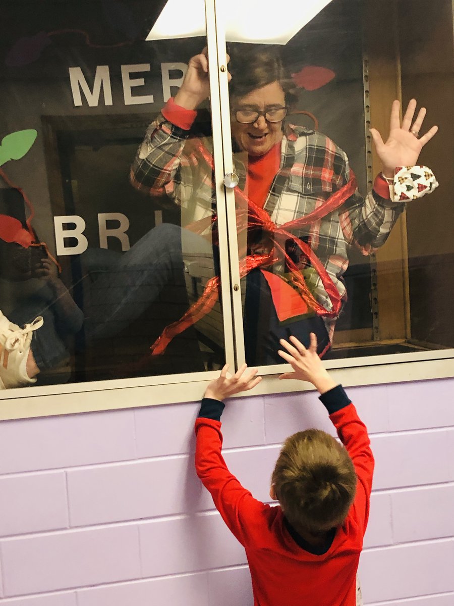 gingerchaudoin's tweet photo. Thanks to my dear friend and fellow principal @ChrisAllen0125  for helping us end our Elf Take Over Week! @gerrybrooksprin https://t.co/CBc7bDLdgS
