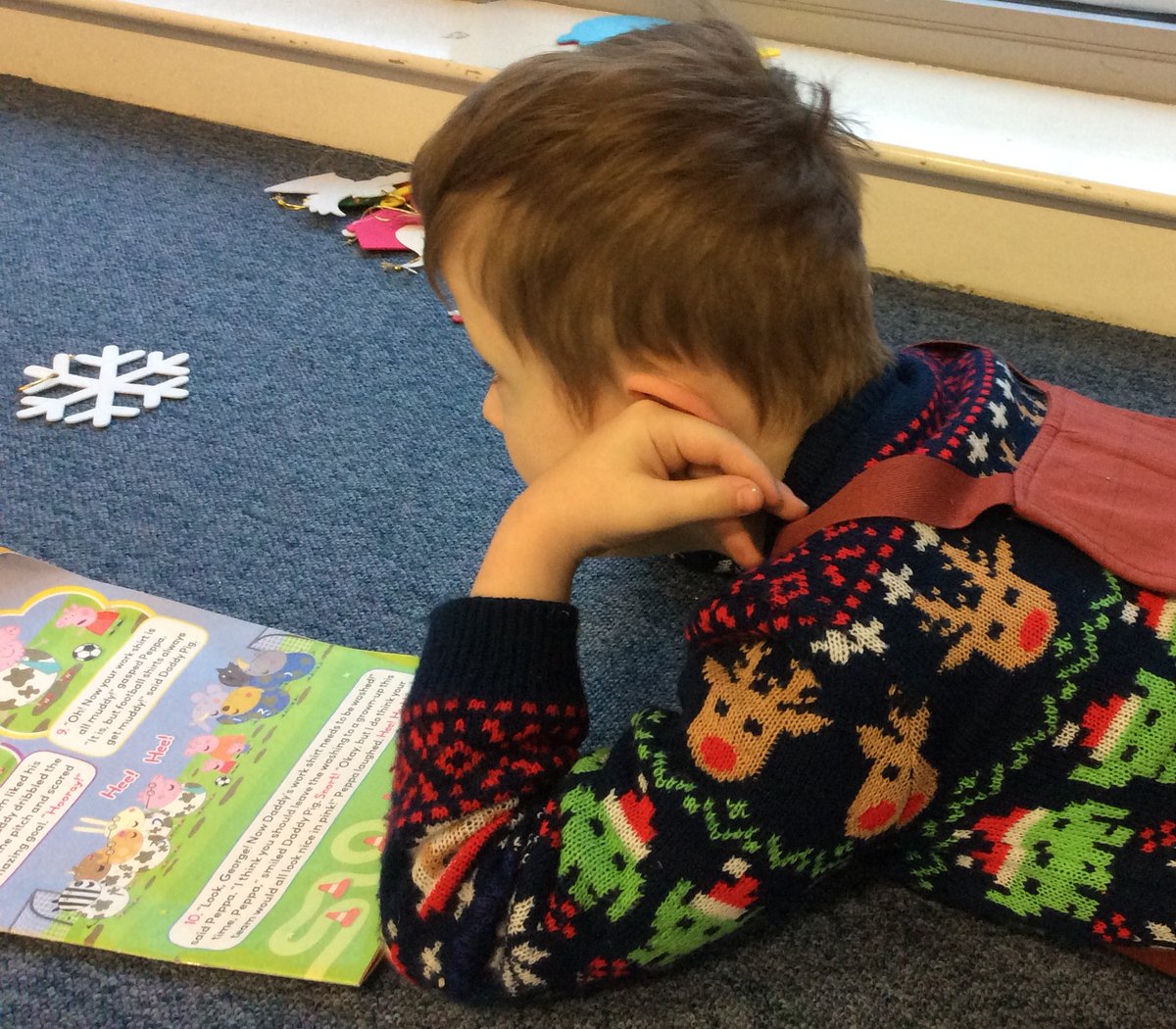 VPSCarluke's tweet photo. Lots of lovely festive activity and jazzy jumpers. "It's beginning to look a lot like Christmas" ☃️🎅🌲 https://t.co/ncInKM1rIV