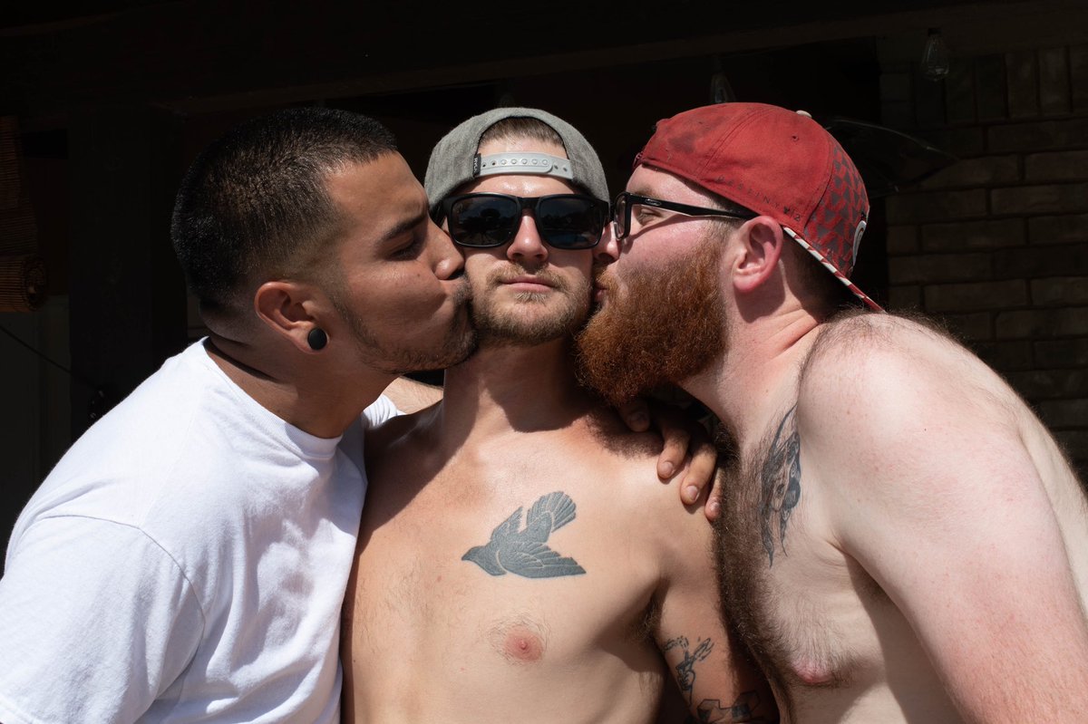 If you’re a dude in the metal scene and you haven’t kissed another dude you’re a poser. 😤😤