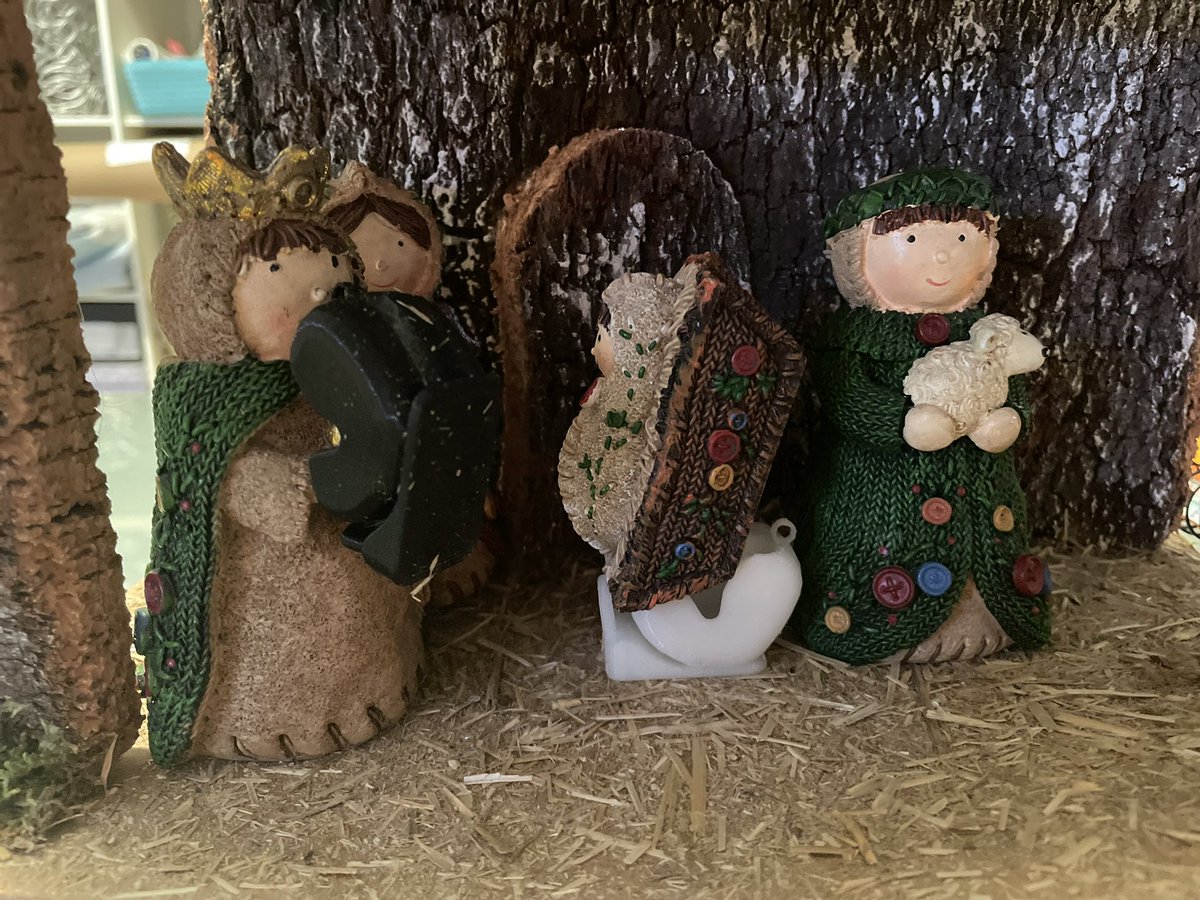 alvarezordas's tweet photo. Felices fiestas! Aquí también estamos apoyando la campaña #ACMenNavidad gracias a José Lagunar de @RiveKids https://t.co/FBHTe31UxW