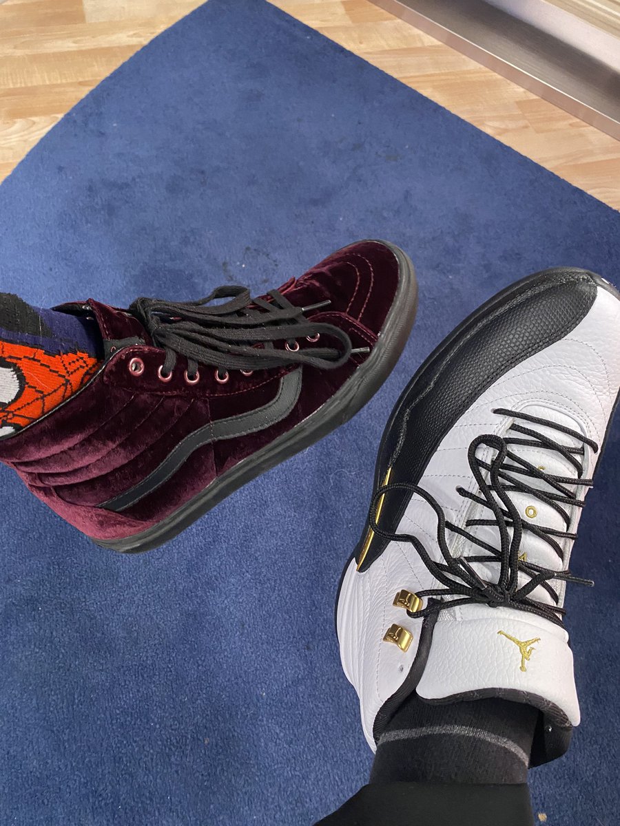 RaoulMartinezTV's tweet photo. Shout out @AudioBrett for his #sneakerfriday contribution!!! #Velvet #Skate #Vans 🔥🔥 @fox5sandiego
#sneakers #sneakerheads #jordans #AirJordan #jordanXII #royalty #taxi #sandiego #sosandiego #shoplocal @shopoverload https://t.co/RcwQH0fMmV