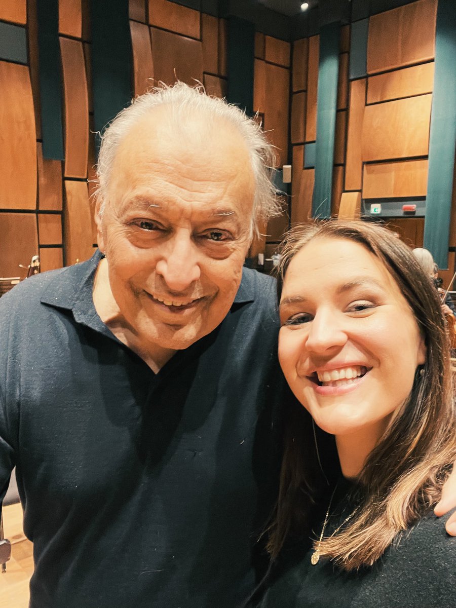Maestro Zubin Mehta and I in last weeks orchestra rehearsal. Such an honour to be working with him again.
♥️
Fidelio opening on the 23rd at <a href="/maggiomusicale/">Teatro del Maggio</a> and runs until January 2nd!