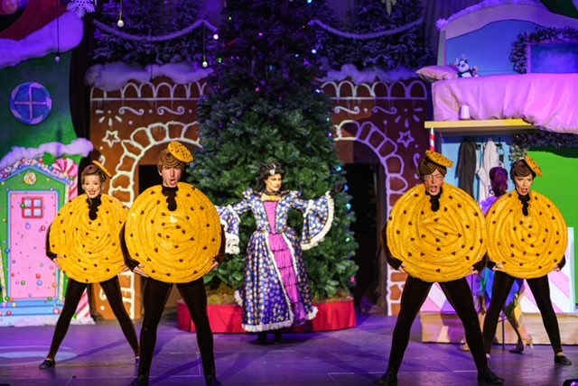roycemanagement's tweet photo. Great production photos of Travis Wood in Jolly Ginger.  @TravisWood_ https://t.co/7NKnAAzwiF