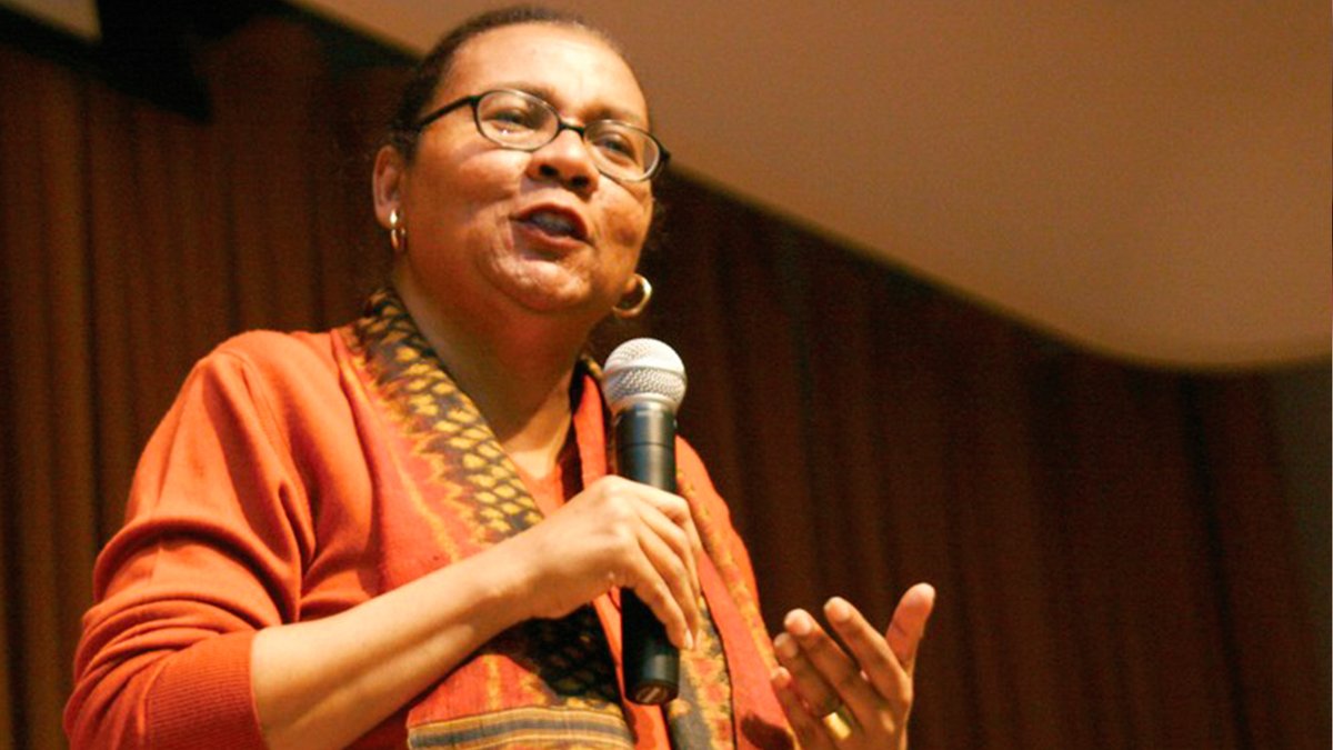 CIDE_MX's tweet photo. "El feminismo como praxis. En memoria de bell hooks" es la nueva entrada del #BlogPEV: Feminismo(s), Violencia(s) y Justicia, escrito por @andrews_cath.

📄 Léelo aquí: https://t.co/948PNMrwwa https://t.co/98hc2p3PnC