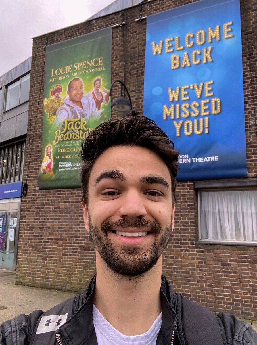 It’s National Panto Day, oh, yes it is! 

I’m having the best time on Jack and the Beanstalk <a href="/WyvernTheatre/">Wyvern Theatre</a>, Swindon!

#PantoDay