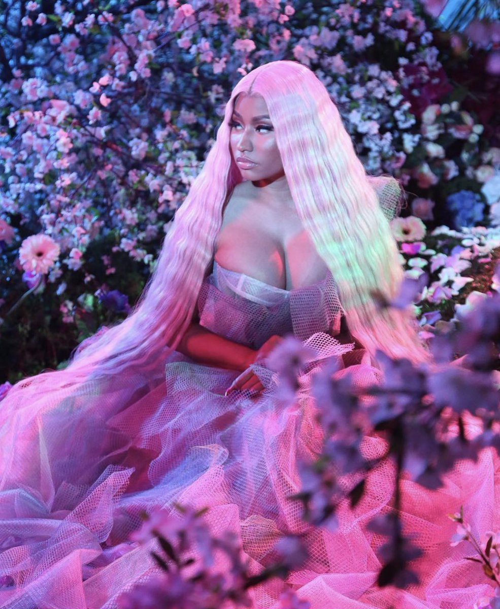 mefeater's tweet photo. .@DojaCat and @NICKIMINAJ hold the Guinness World Record as the first female rap collaboration to reach #1 on the Billboard Hot 100 💕 https://t.co/KqvdEj6zEW