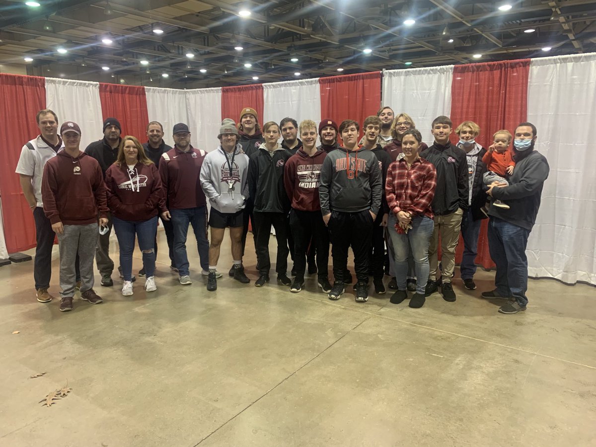 cwtouchdownclub's tweet photo. We had a great time last night picking up food and delivering it to our Senior citizens at David’s Way last night!  Huge Thank You to Heather Bolin for running to the store after we were short a few  boxes!  Thank you players and parents that helped out last night! https://t.co/KWXesbjd1O