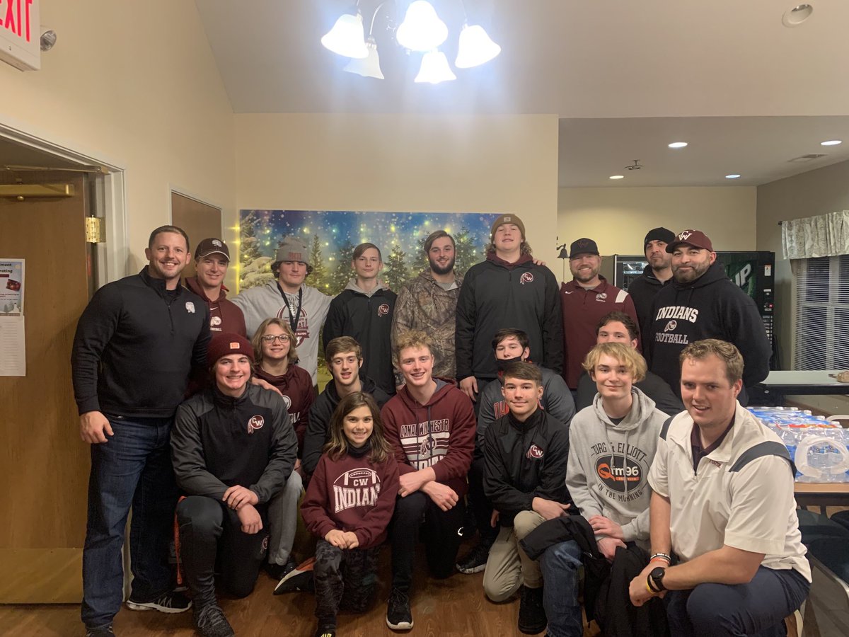 cwtouchdownclub's tweet photo. We had a great time last night picking up food and delivering it to our Senior citizens at David’s Way last night!  Huge Thank You to Heather Bolin for running to the store after we were short a few  boxes!  Thank you players and parents that helped out last night! https://t.co/KWXesbjd1O