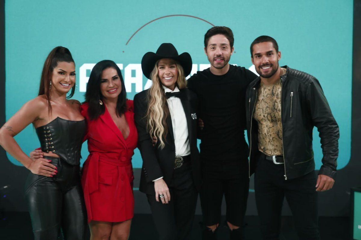 afazendarecord's tweet photo. Calada vence! 🔥 Com 77,47% dos votos, @RicoMelquiades é o grande campeão de #AFazenda 13 🤠 Quem tava na torcida pelo peão? A temporada foi sucesso de audiência e repercussão nas redes sociais e na imprensa. 🤩 https://t.co/uCMzVEF2rt