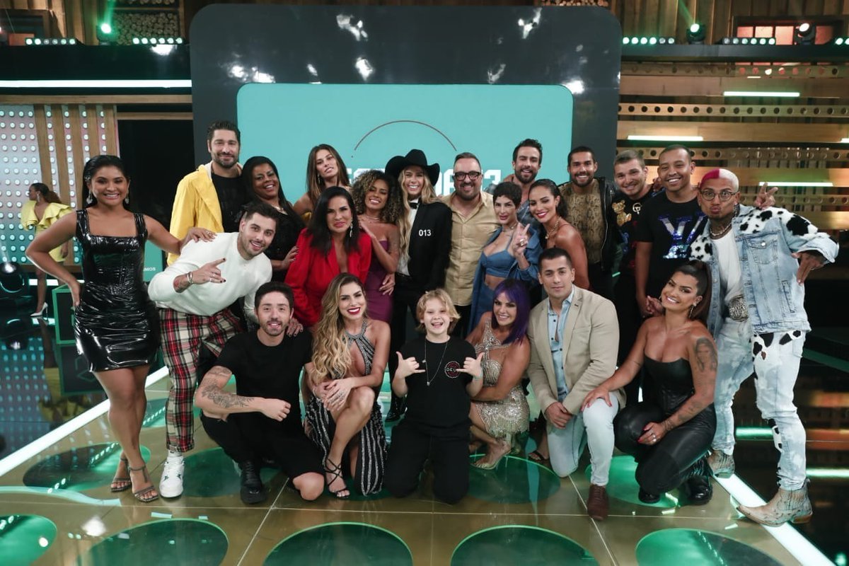 afazendarecord's tweet photo. Calada vence! 🔥 Com 77,47% dos votos, @RicoMelquiades é o grande campeão de #AFazenda 13 🤠 Quem tava na torcida pelo peão? A temporada foi sucesso de audiência e repercussão nas redes sociais e na imprensa. 🤩 https://t.co/uCMzVEF2rt