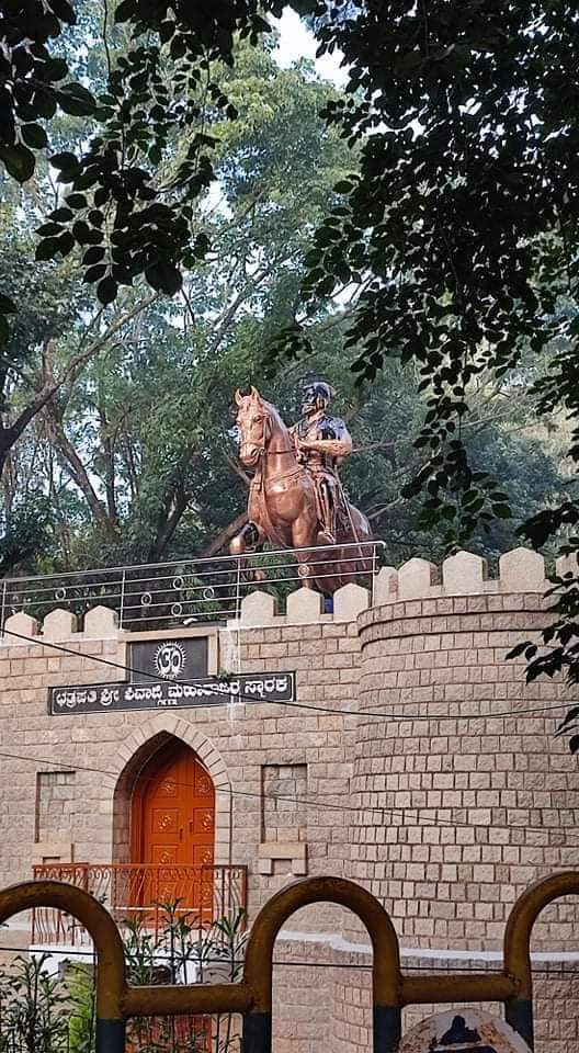 Harshal_MNS's tweet photo. छत्रपतींचा केलेल्या अपमानाचा बदला घेतल्याशिवाय जगभरातील छत्रपती प्रेमी शांत राहणार नाही..भारतीय जनता पार्टीच्या कानड्या सरकाराला याचे परिणाम येणाऱ्या काळात नक्कीच भोगावे लागतील.

जाहीर निषेध.... 😡
#shame_on_BJP https://t.co/TW3cWdehcS