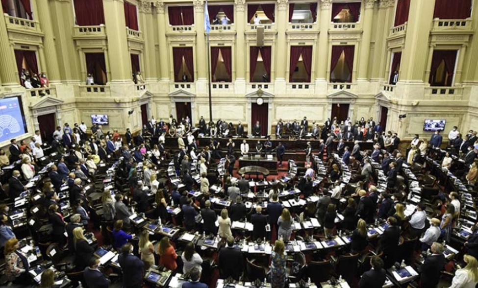 🔴 #URGENTE | Diputados rechazó el proyecto de ley del #Presupuesto2022

🟢 121 afirmativos
🔴 132 Negativos
🔵 1 Abstención

#SiempreNoticiasR10  

📲 radio10bahia.com.ar - El Sonido de la Realidad
