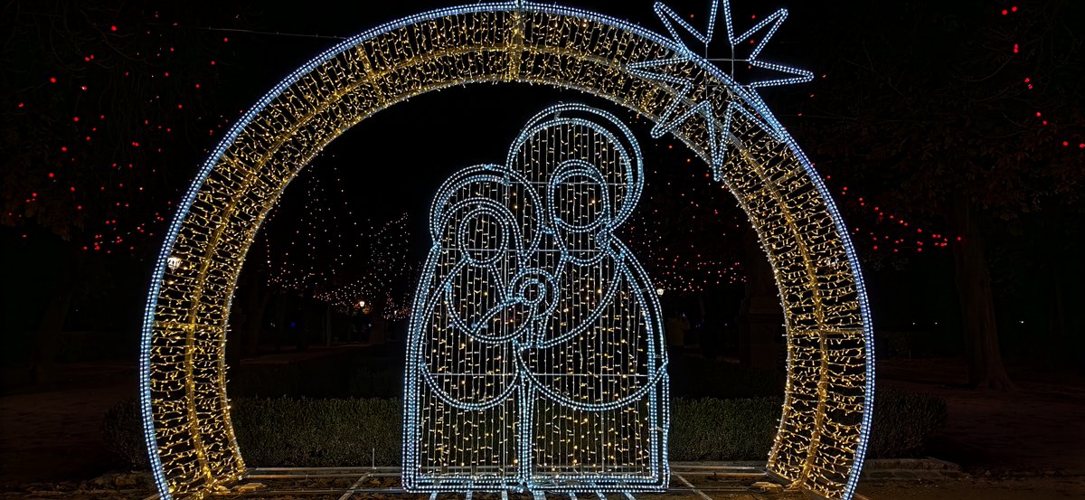 _superocho_'s tweet photo. 4. Ampliando (que es gerundio) HILO con algunas tomas recientes de estos últimos días. Era inevitable pasarse por la Puerta de Alcalá para sacar ese clásico "cielo púrpura" que tanto juego da...😍📸👇   #HUAWEINova9 https://t.co/DiakJRSvpq