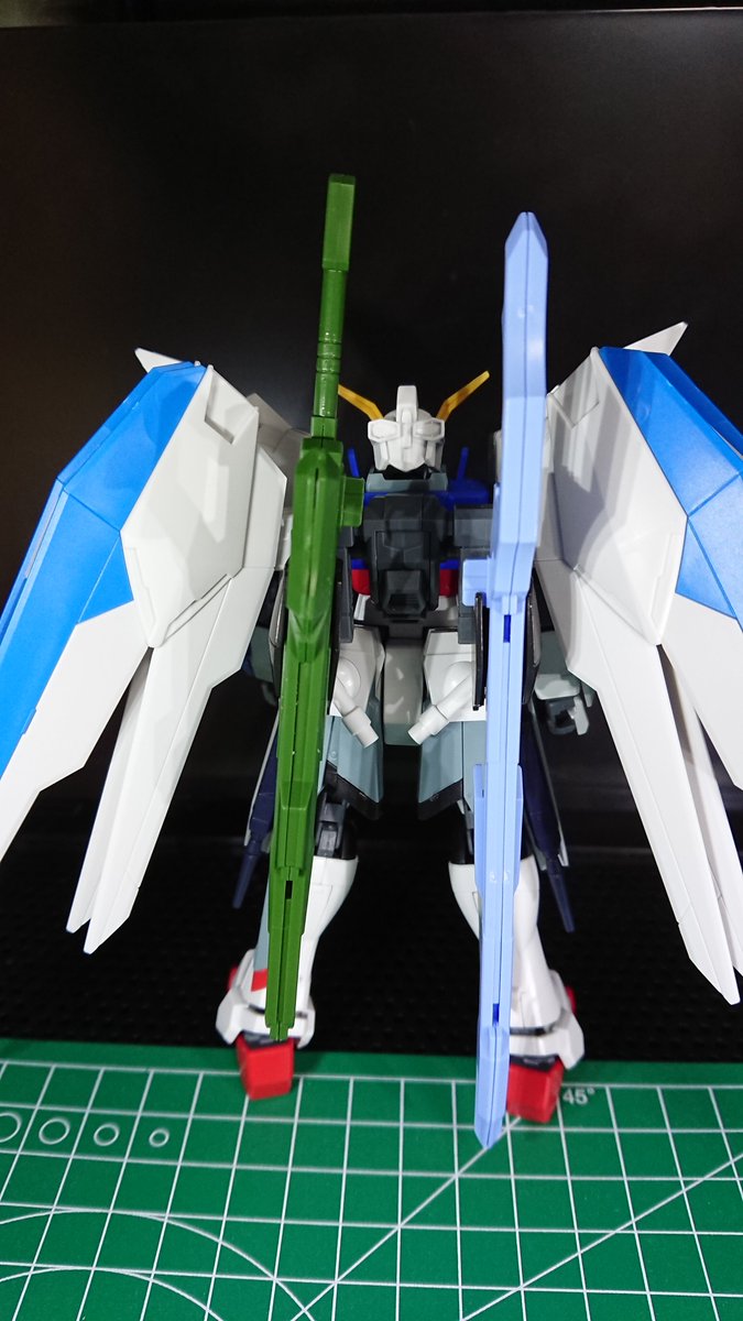 Magahitode's tweet photo. #こんプラ杯6
初参加させていただきました
フリーダムガンダムトレステラ
コンセプトはストライクフリーダムデスティニーの意匠を混ぜた自分用フリーダムです(ドラグーンは使いこなせないだろうとオミットしました)
名前の意味はイタリア語で「三星」
賑やかしにでもなれば幸いです https://t.co/Px3CtDdmGX