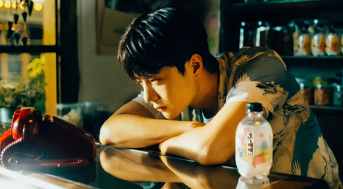 yibeezhan's tweet photo. Wind Chimes

#bjyx/#yizhan
Socmed au where in Yibo who's been in a one-sided crush with his childhood friend Xiao Zhan who suddenly moves away without saying a word to him. Unexpectedly, meets him as a costumer in there family-owned bar as a bartender. https://t.co/cEtmI0ALc1