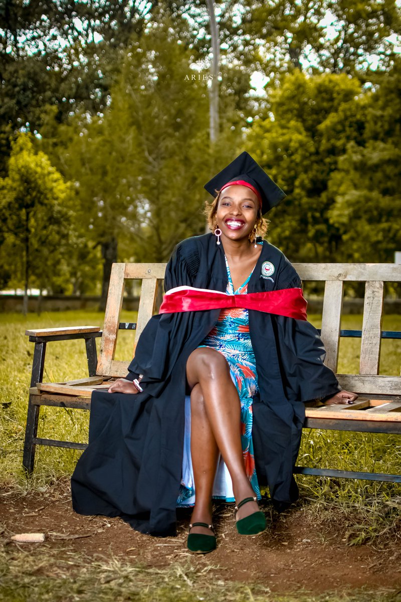 'I celebrate you as you remember the power of grace and pride,and i challenge you to choose freedom over fear'
One Degree bagged❤
#MoiUinversityClassOf21 #moiuniversity