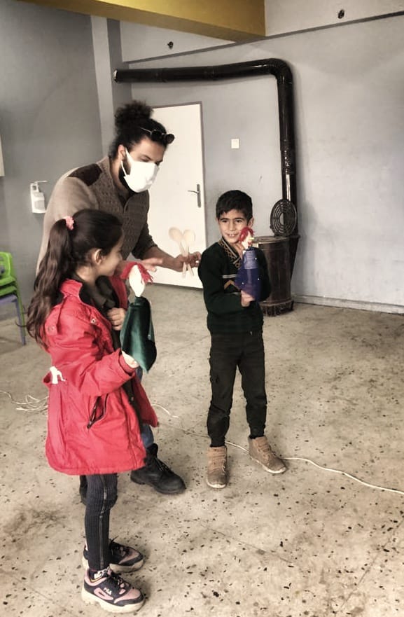 "Onlar mutlu biz mutlu"
Öğrencilerimiz, okulumuza davet ettiğimiz Kukla Sanatçılarının kukla gösterisiyle eğlenip, kendi kuklalarını yaparak yaratıcılıklarını sergilediler...
Konuklarımıza teşekkürlerimizi sunuyoruz... 
<a href="/Diyarbakirmem/">Diyarbakır İl Millî Eğitim Müdürlüğü</a> <a href="/CinarMEM21/">Çınar İlçe Milli Eğitim Müdürlüğü</a> @yusufguzel0621