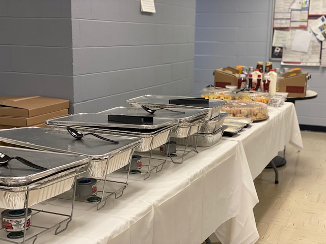 _TheMSF_'s tweet photo. Congrats to the teachers and staff at @RamapoRidgeMS for rocking the Thunderbird Run participation challenge (for the second year)!! Enjoy your breakfast and THANK YOU for your support. We appreciate you tons! #wearetheMSF #movingschoolsforward #tbirdrun2021 #werunMahwah https://t.co/GBqsNHBfQ0