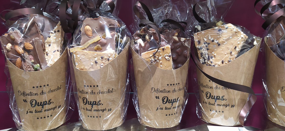 DelicesAnvers's tweet photo. Définition du chocolat : « Oups, j’ai tout mangé ! » 😅🎁🎄🎉🍫🤩🤗

#chocolat #Quimperlé #Noël https://t.co/d4YGB1TSHs